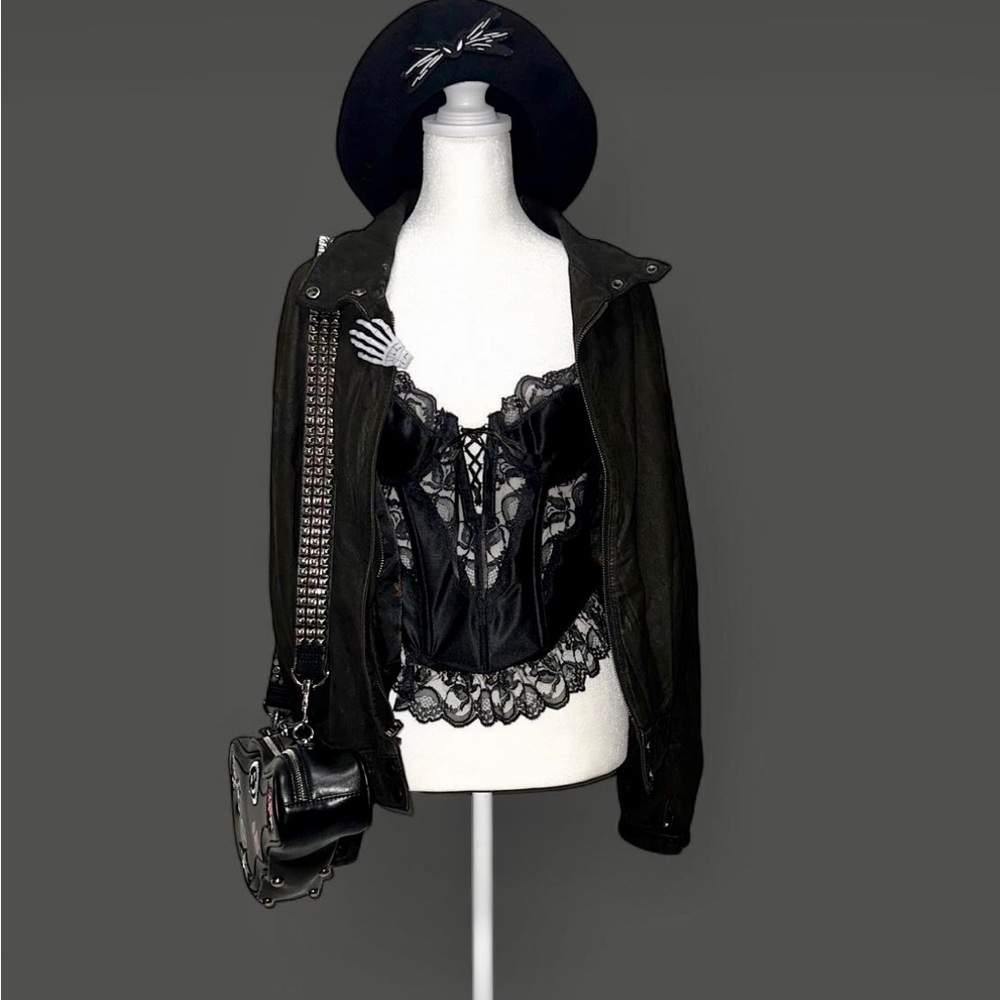 Vintage Gothic Romance Ruffle Lace Corset 🖤♠️🕷️